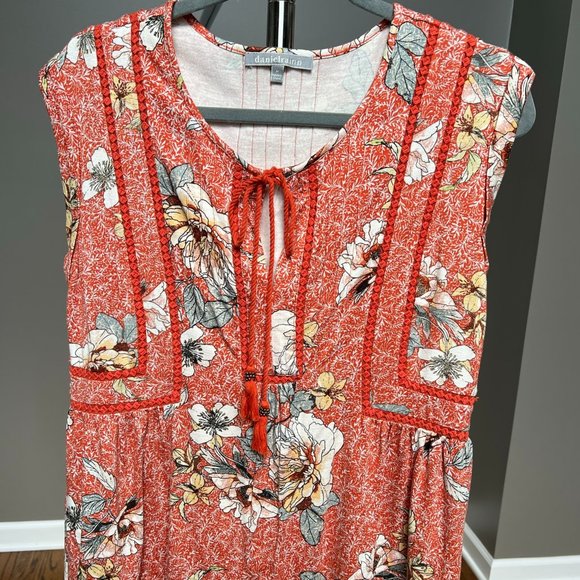 DANIEL RAINN Micaela Embroidery Detail Tassel Knit Top - Picture 3 of 6